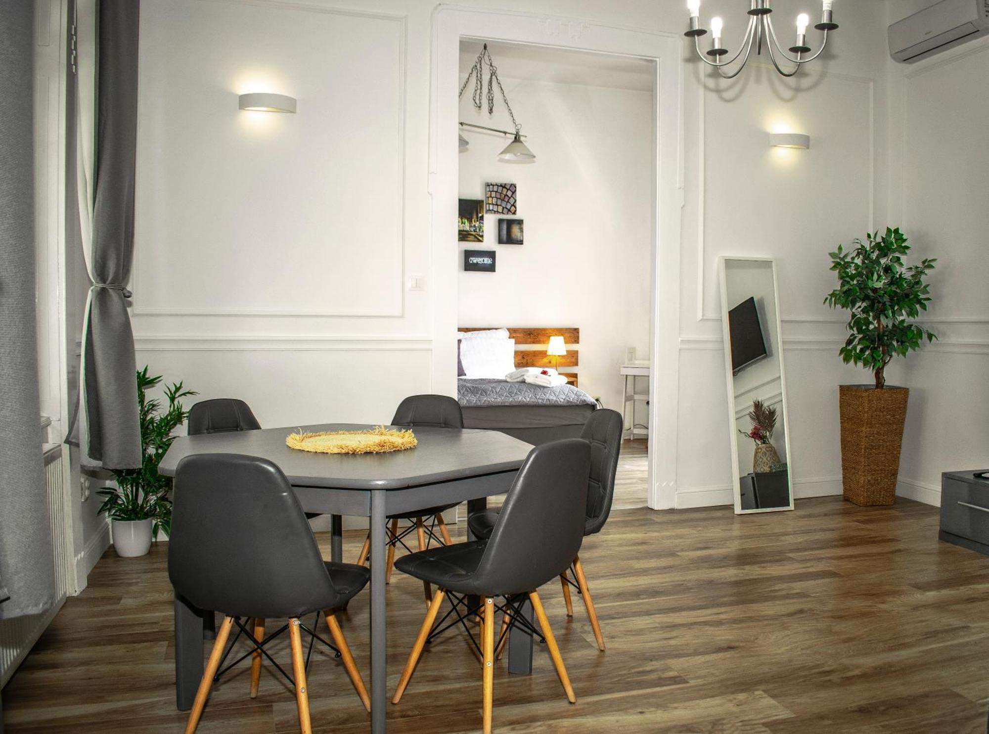 3 Room Apartment In The Beautiful Street Budapest Exterior photo