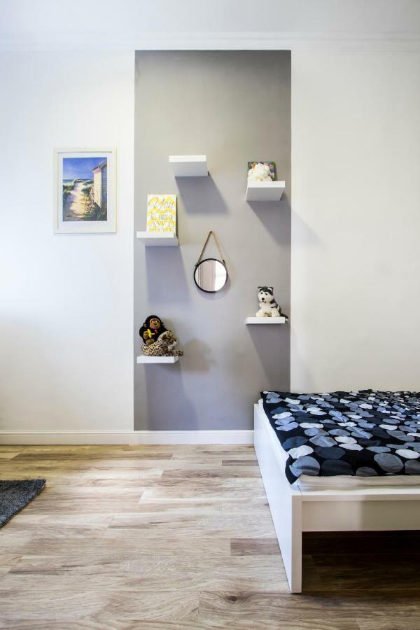 3 Room Apartment In The Beautiful Street Budapest Exterior photo